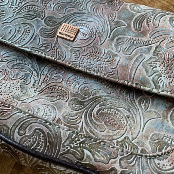 Embossed Paisley Print Shoulder Bag - Picture 3 of 6